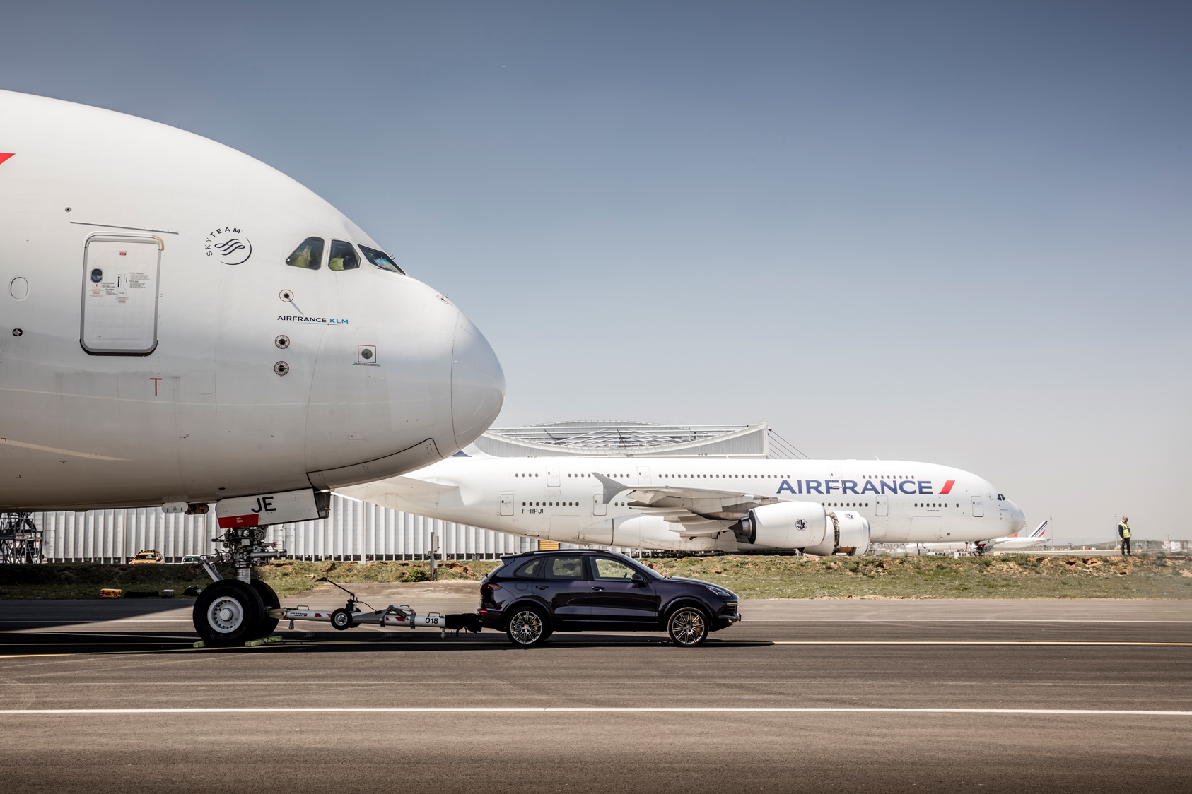 Cayenne holuje Airbusa A380