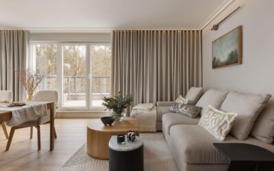 W tonacji taupe. 100-metrowy, rodzinny apartament na skraju Trójmiejskiego Parku Krajobrazowego