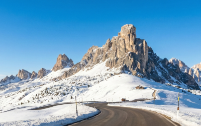 Kierunek Mediolan i Cortina? 6 ciekawych przystanków na trasie oraz jak uniknąć pułapek w 2026 roku