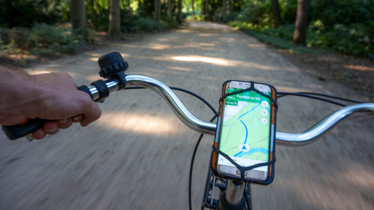Gemini w nawigacji Map Google również dla pieszych i rowerzystów