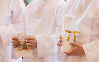 Nawet 10 tys. zł za komunię – rodzice chcą wystawnej uroczystości, ale bez pożyczania