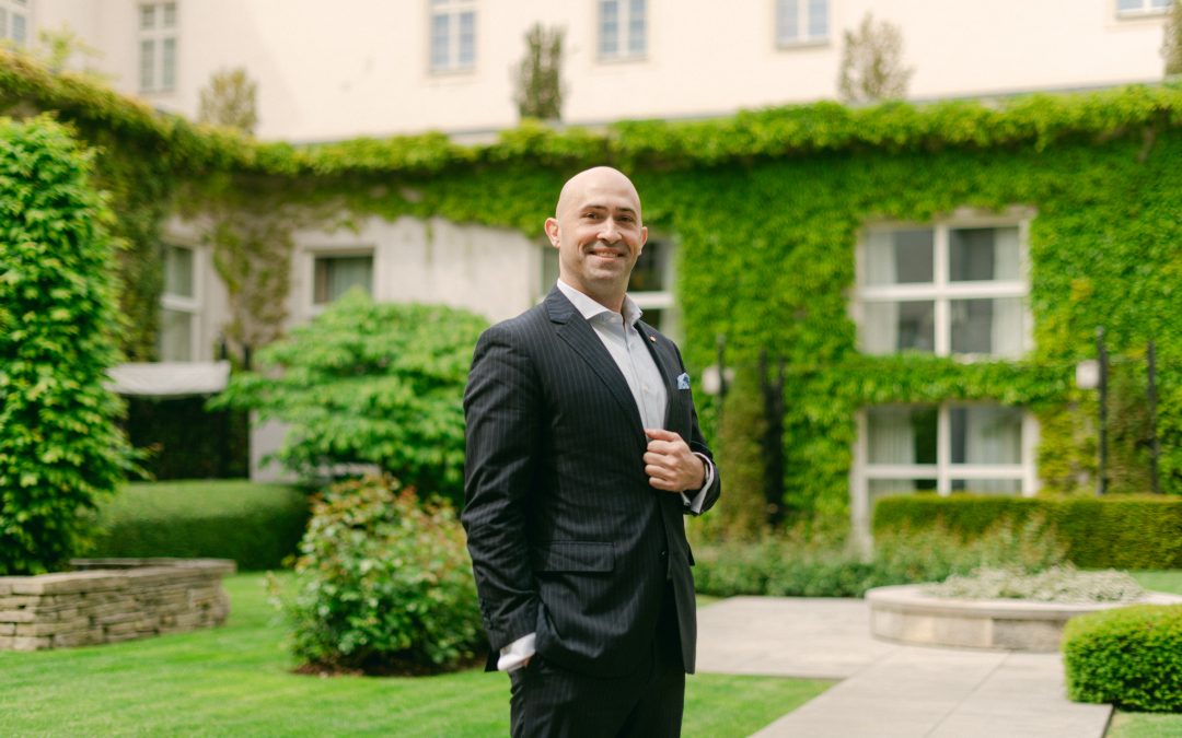 Mandarin Oriental, Prague appoints John Kitchens as general manager